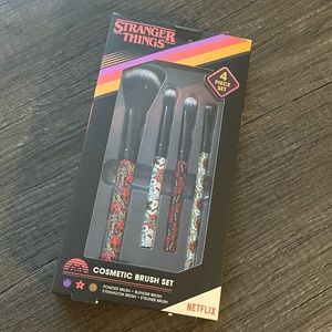 SOLD ‼️❤️‍🔥🖤 STRANGER THINGS HELLFIRE CLUB COSMETIC BRUSH SET 🖤❤️‍🔥